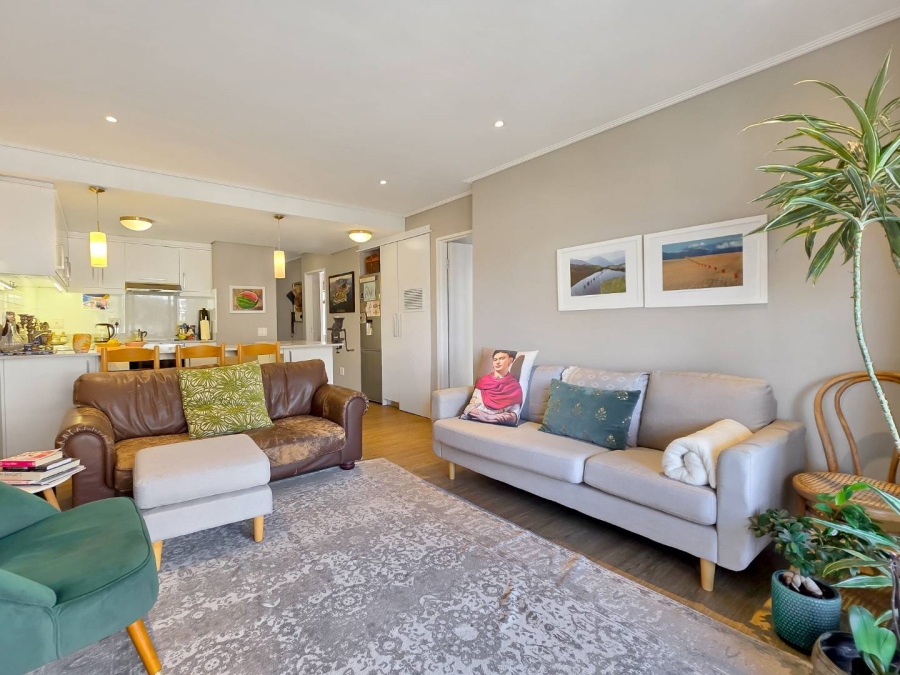 2 Bedroom Property for Sale in Vredehoek Western Cape